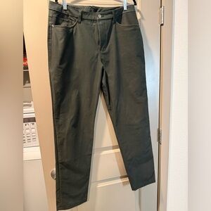 Lululemon ABC classic fit 34”L 34”W Black Dark Green